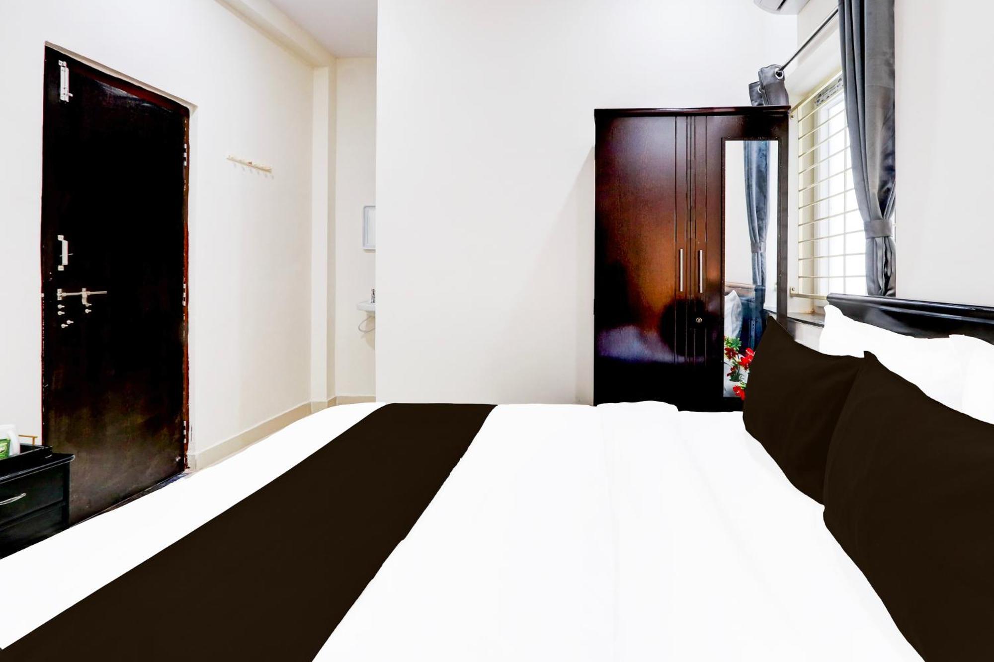 Super Hotel O Adibatla Near Tcs Ibrahimpatan Esterno foto
